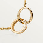 Pendentif LOVE, semi-pavé