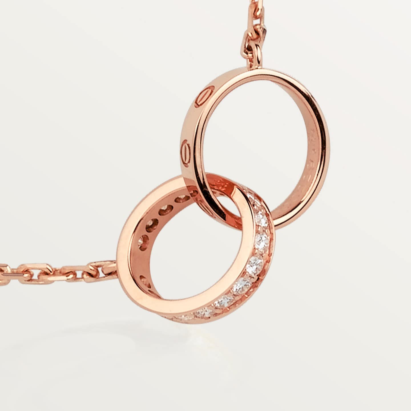 Pendentif LOVE, semi-pavé
