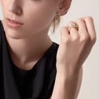 Bague Panthère de Cartier, moyen modèle, semi-pavée