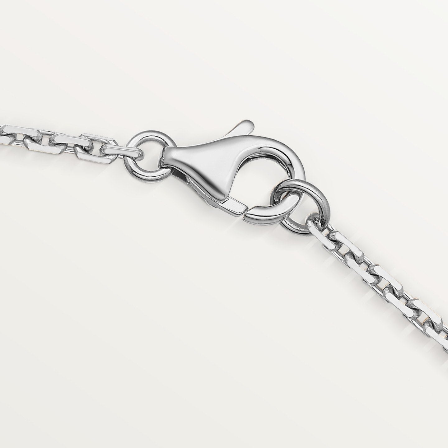 Pendentif LOVE, semi-pavé