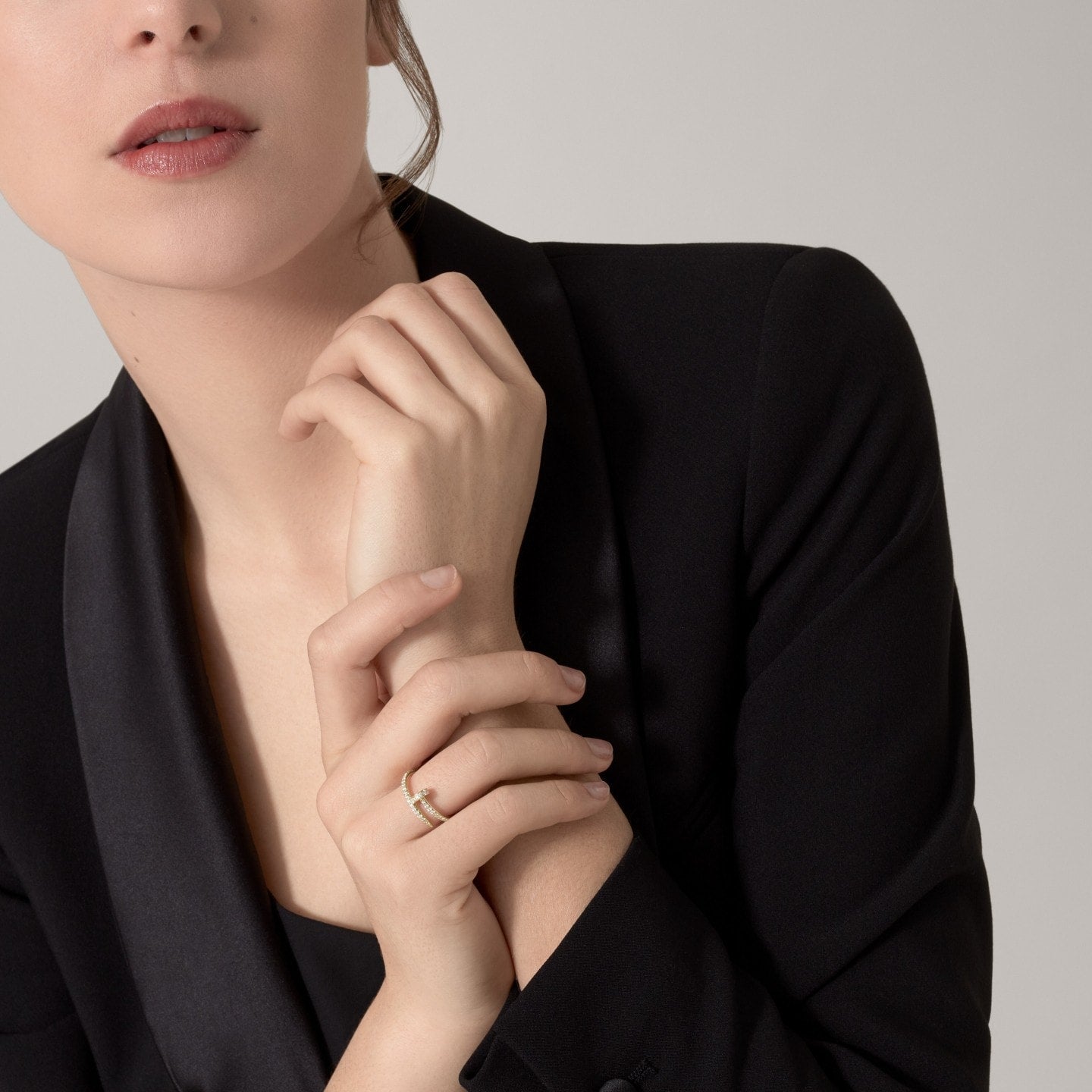 Bague Juste un Clou, petit modèle, semi-pavée