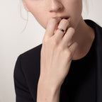 Bague LOVE, petit modèle, 1 diamant