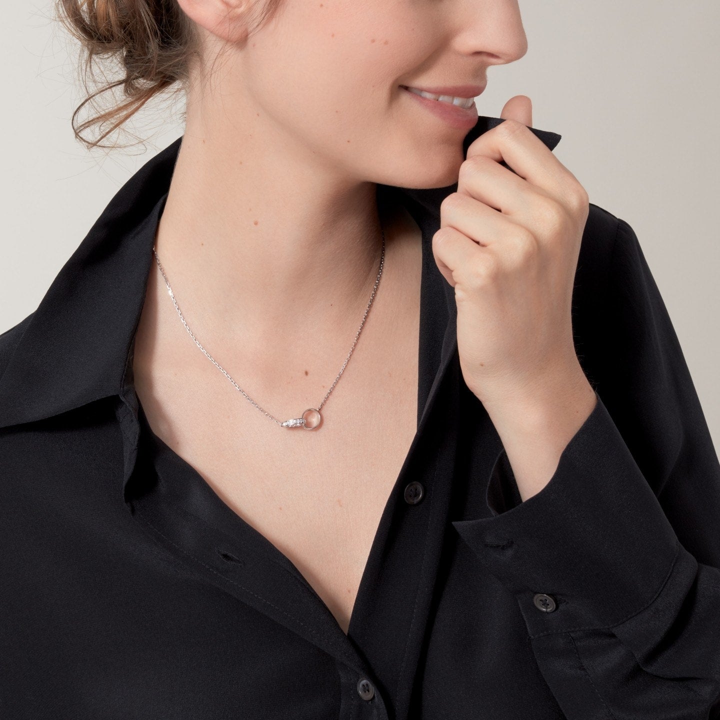 Pendentif LOVE, semi-pavé
