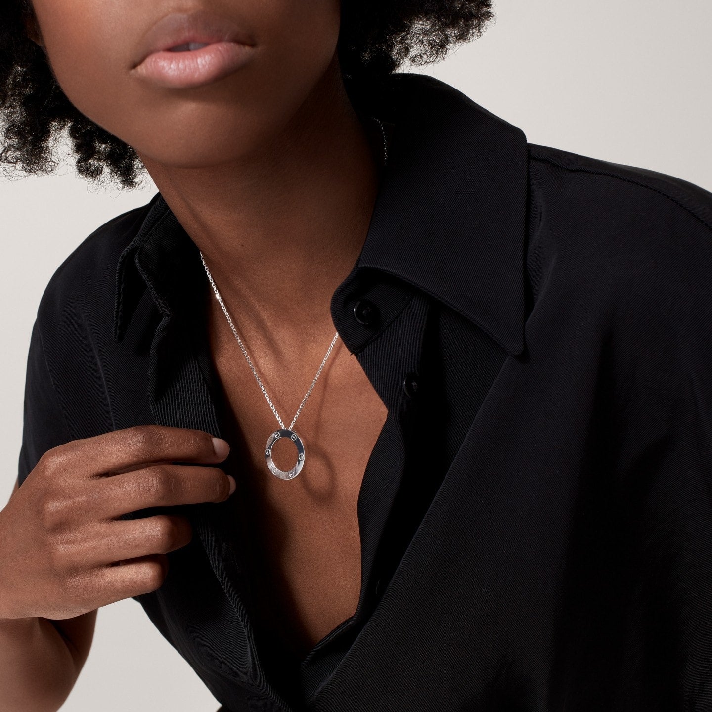 Pendentif LOVE rond