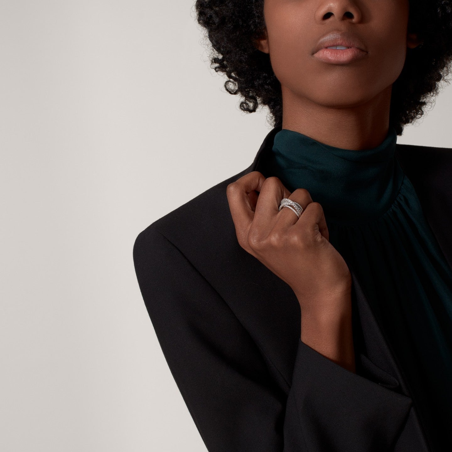 Bague Etincelle de Cartier, semi-pavée