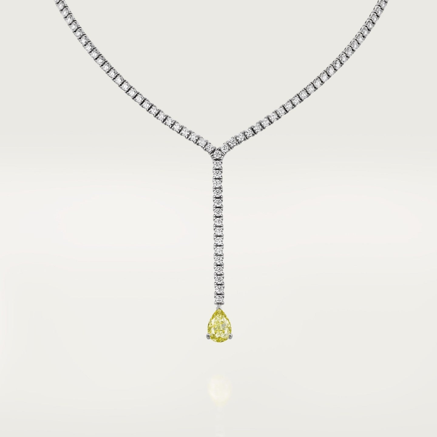 Sautoir, diamant jaune taille poire, pavé