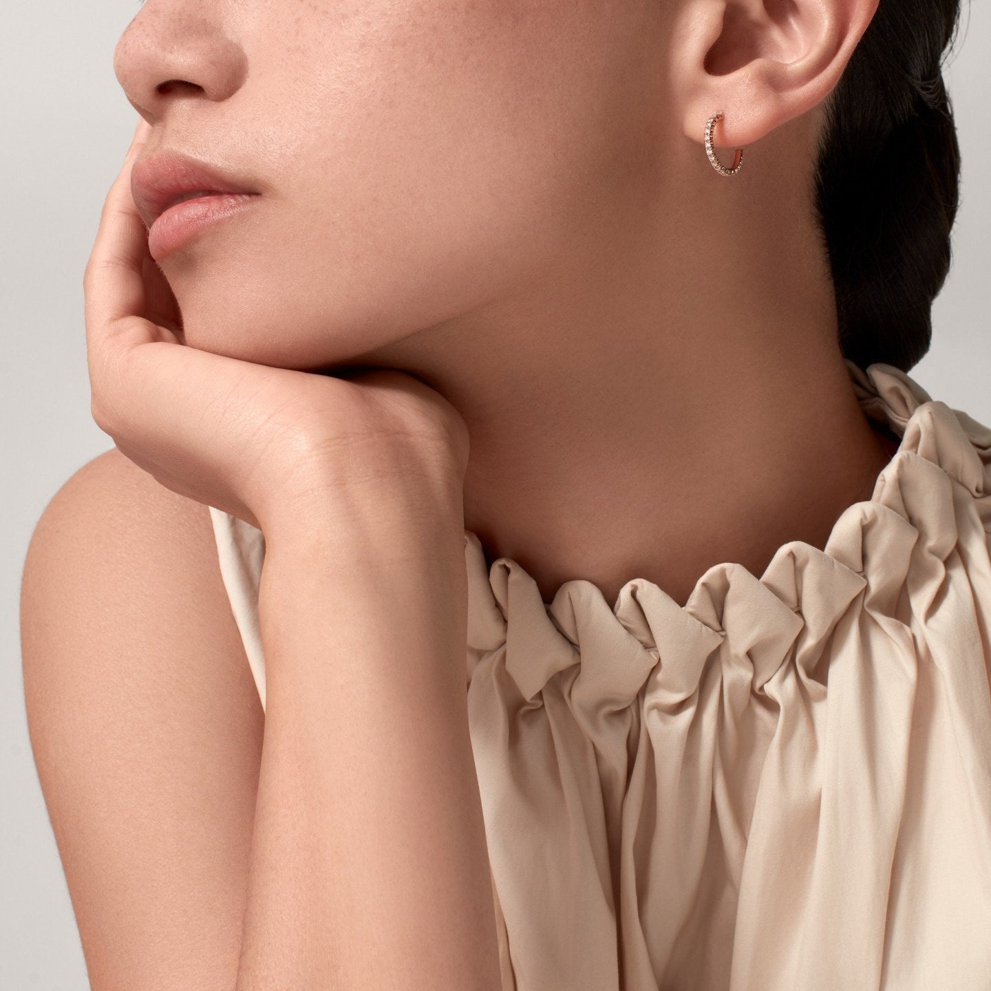 Créoles Etincelle de Cartier, petit modèle, pavées