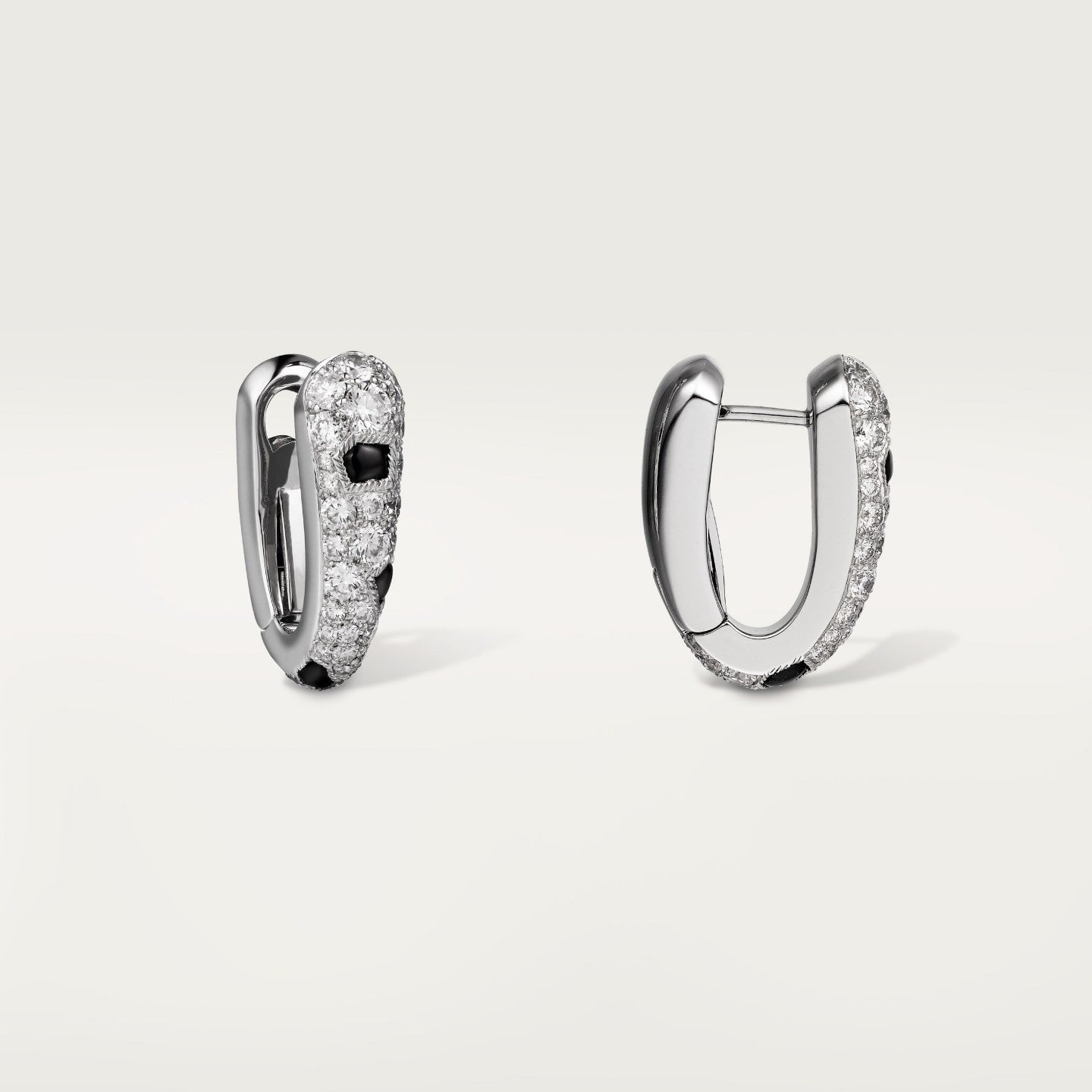 Boucles d'oreilles Panthère de Cartier, pavées