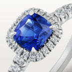 Solitaire Cartier Destinée, saphir taille coussin, pavé