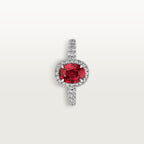 Solitaire Cartier Destinée, rubis taille ovale, pavé