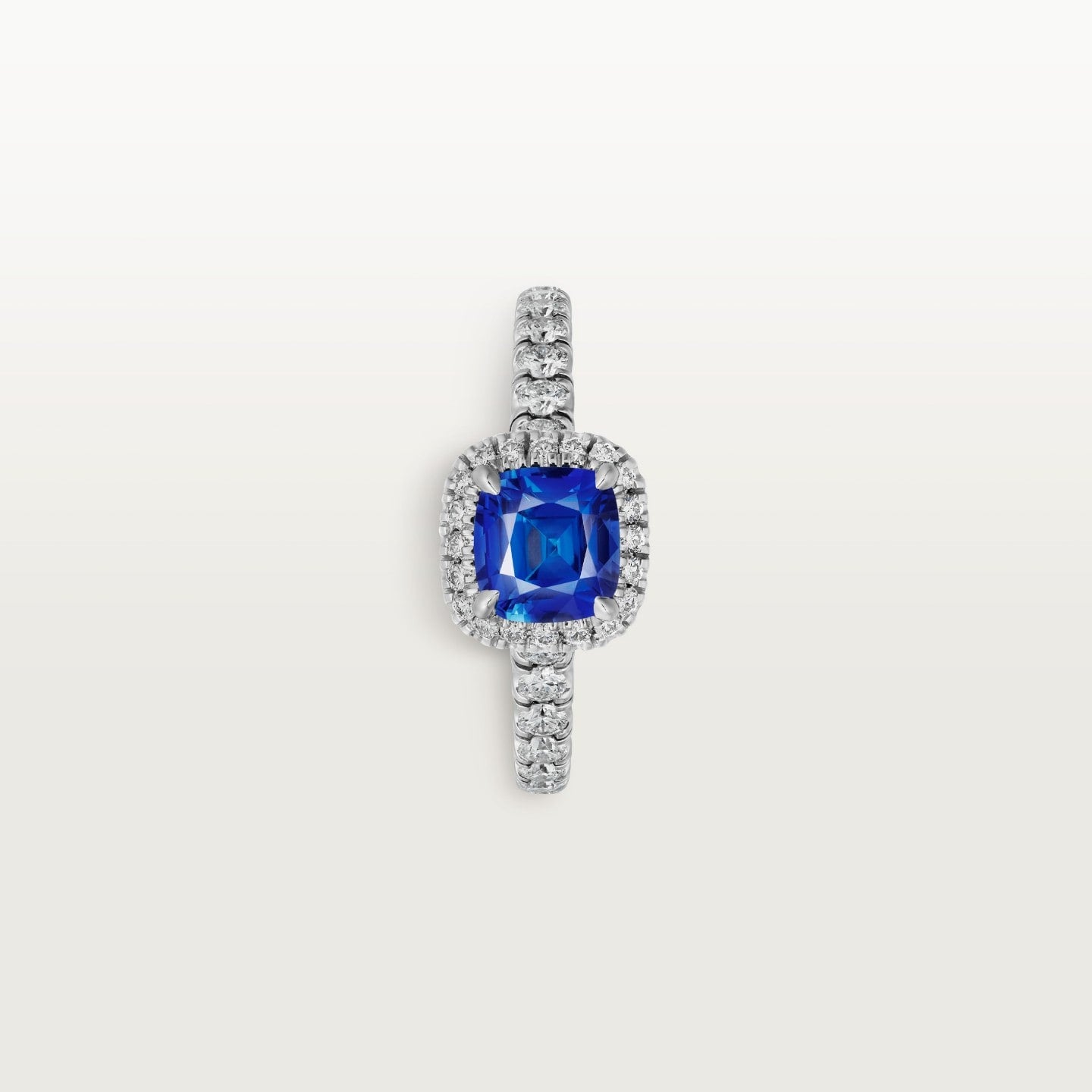 Solitaire Cartier Destinée, saphir taille coussin, pavé