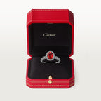 Solitaire Cartier Destinée, rubis taille ovale, pavé