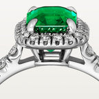 Solitaire Cartier Destinée, émeraude taille emeraude, pavé