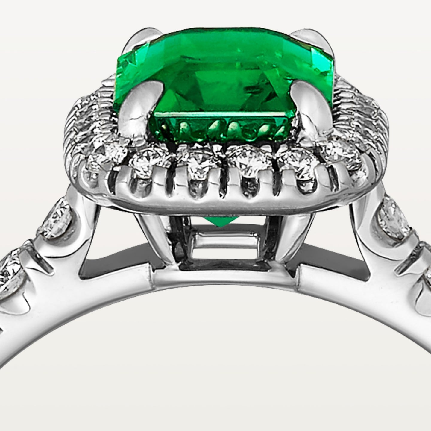 Solitaire Cartier Destinée, émeraude taille emeraude, pavé