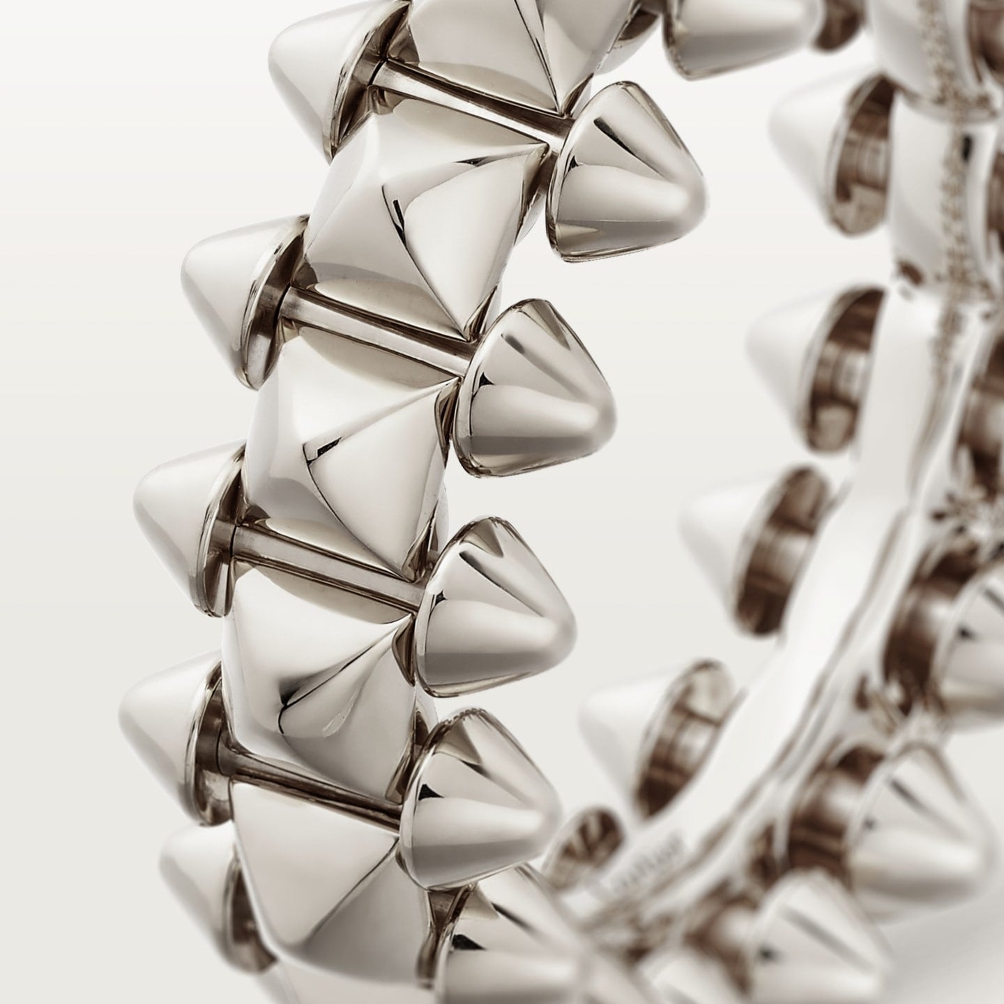 Bague Clash de Cartier, moyen modèle