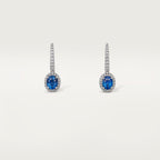 Boucles d'oreilles dormeuses Cartier Destinée, 2 saphirs taille ovale, pavées