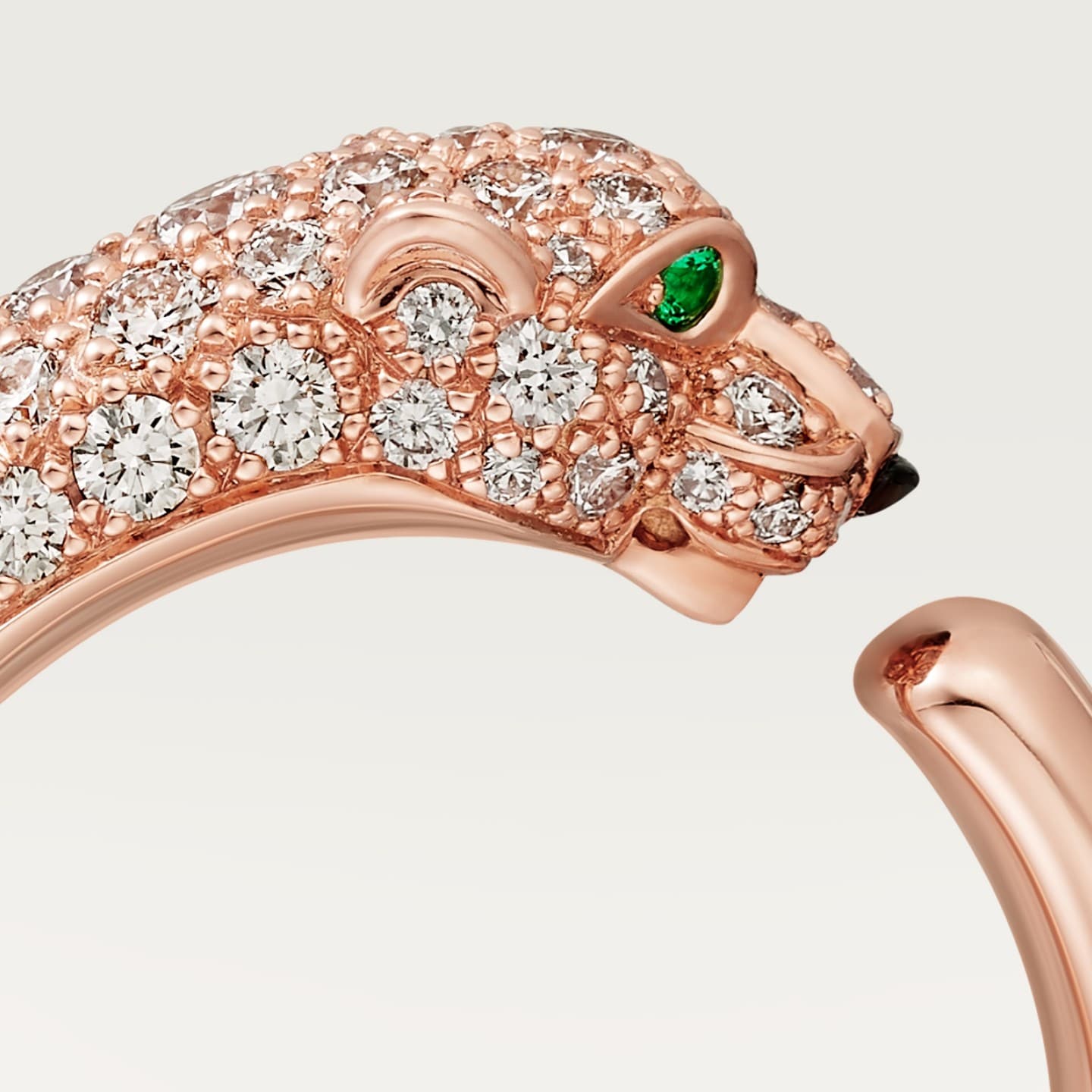 Bague Panthère de Cartier, petit modèle, semi-pavée