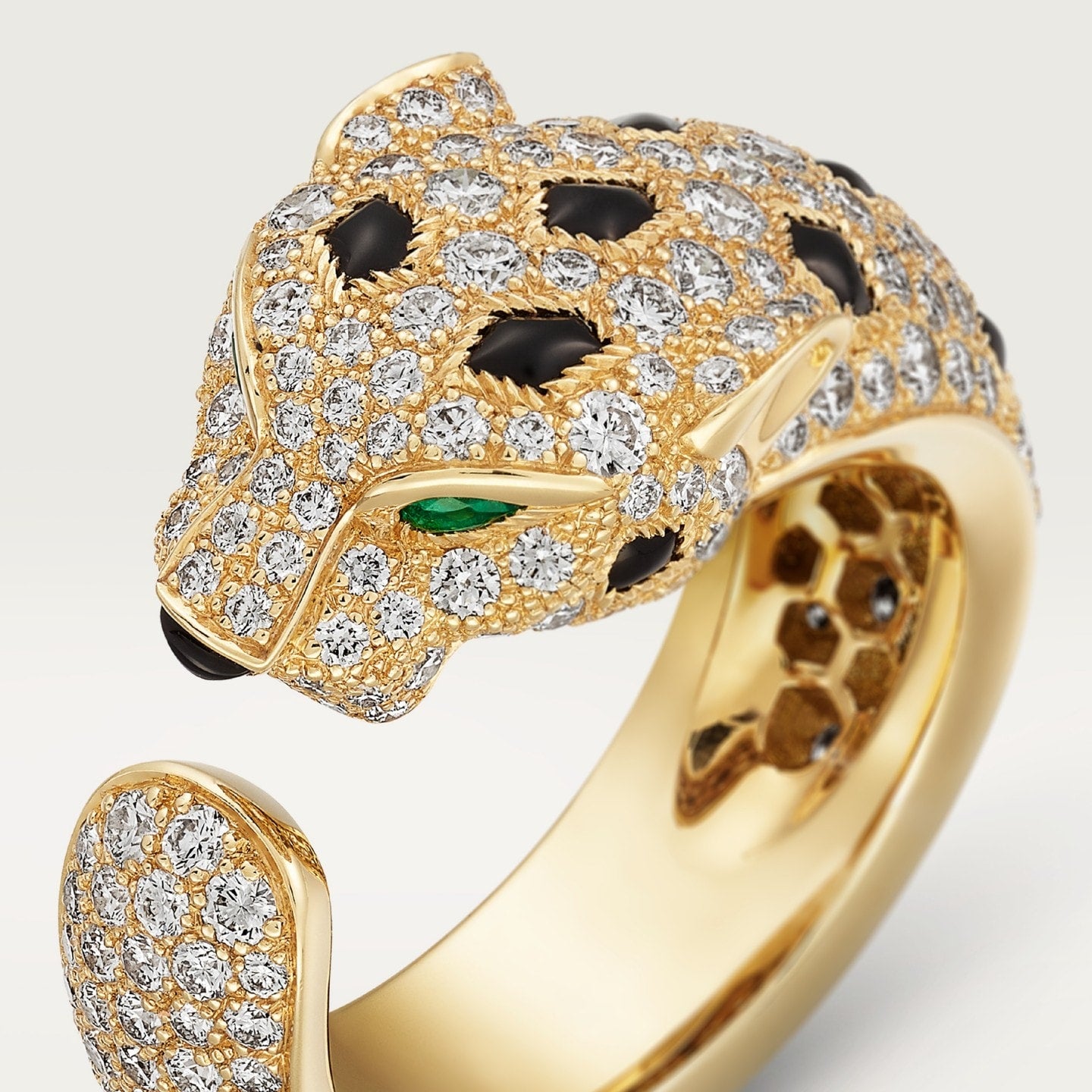 Bague Panthère de Cartier, moyen modèle, semi-pavée