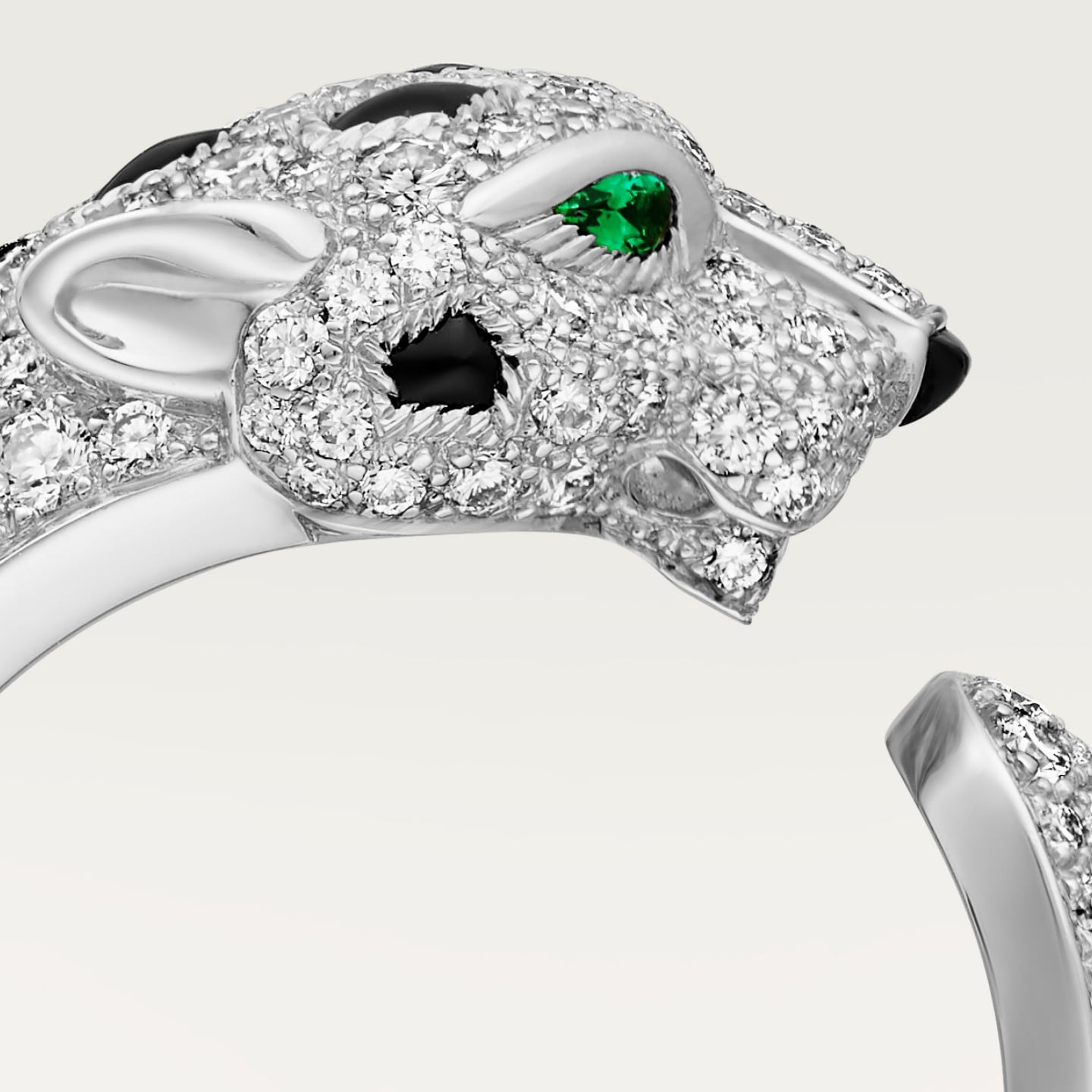 Bague Panthère de Cartier, moyen modèle, semi-pavée