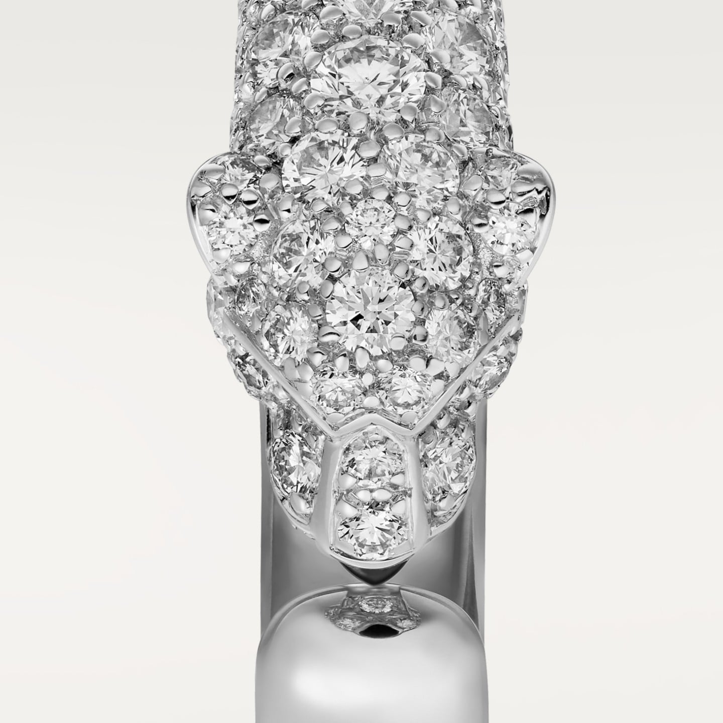 Bague Panthère de Cartier, petit modèle, semi-pavée