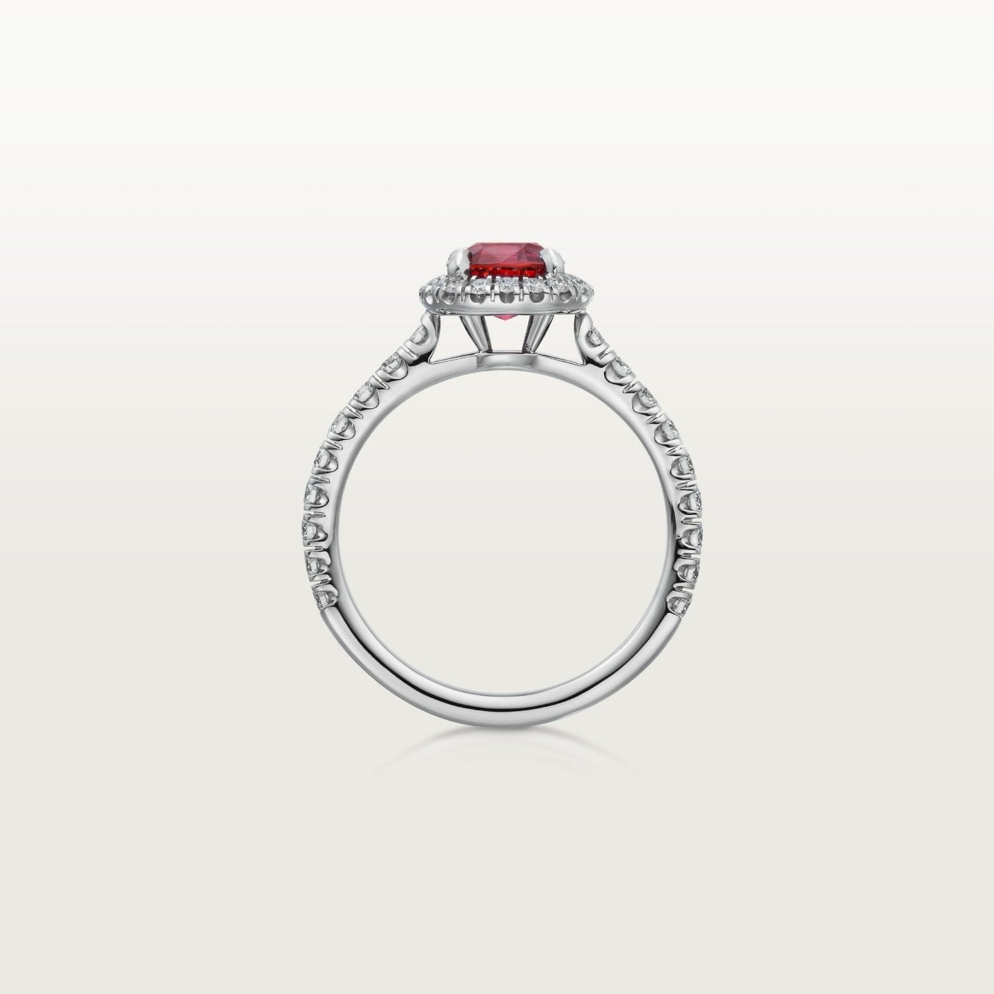Solitaire Cartier Destinée, rubis taille coussin, pavé