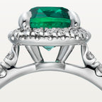 Solitaire Cartier Destinée, émeraude taille coussin, pavé