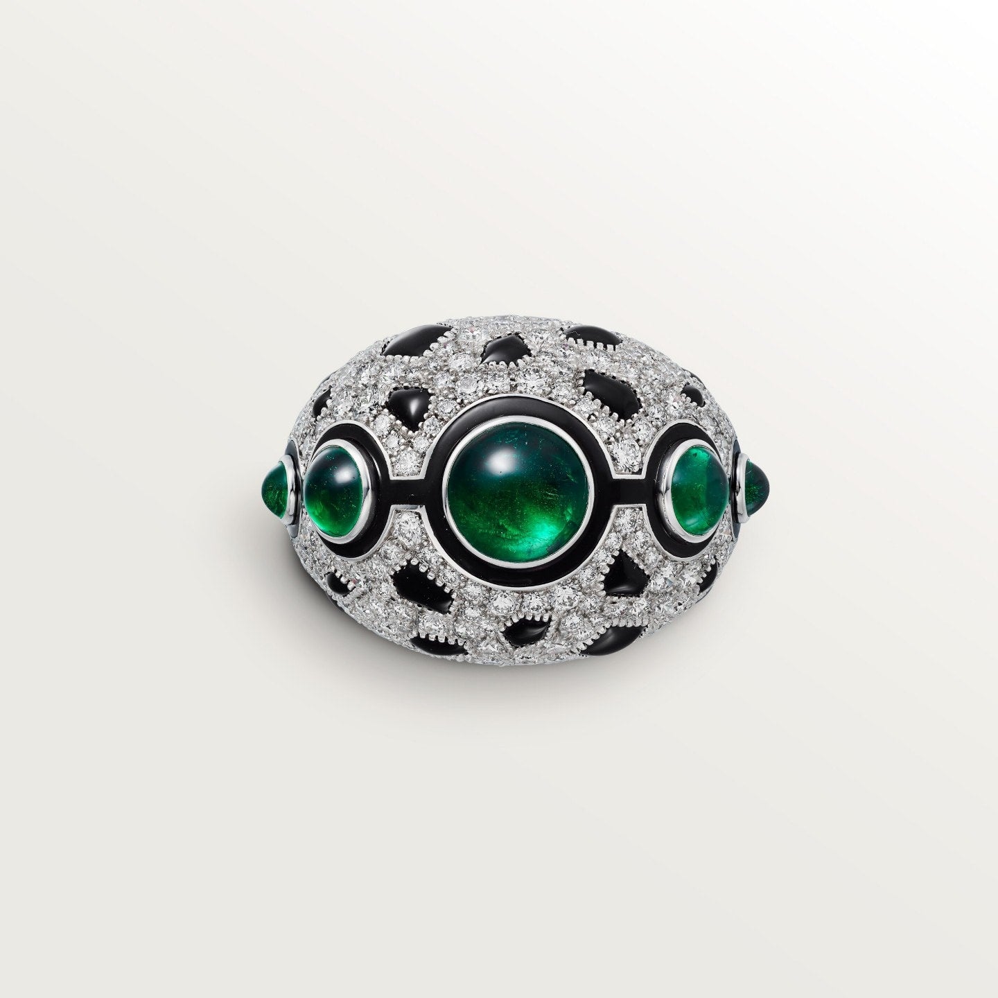 Bague Panthère de Cartier, émeraude, pavée