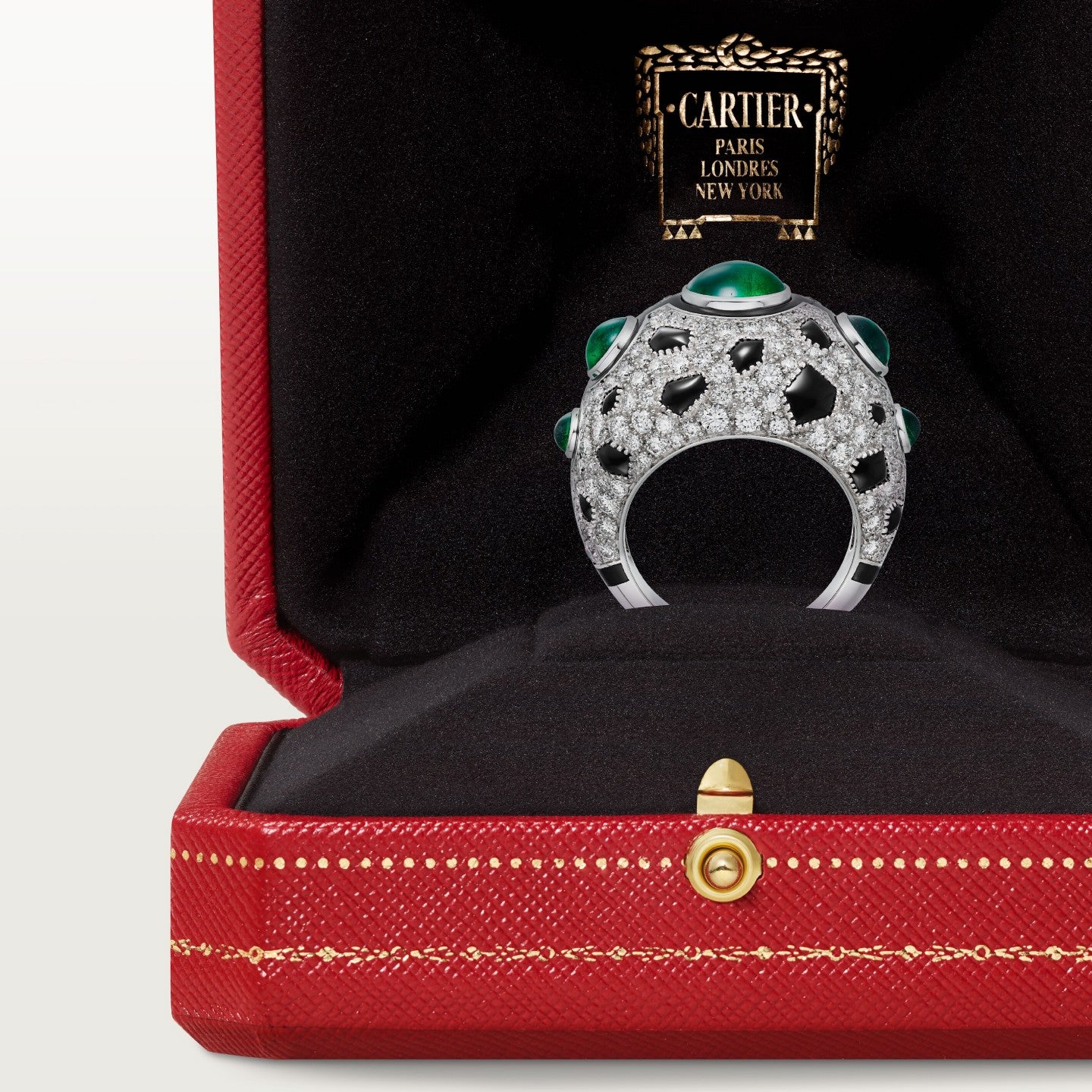 Bague Panthère de Cartier, émeraude, pavée