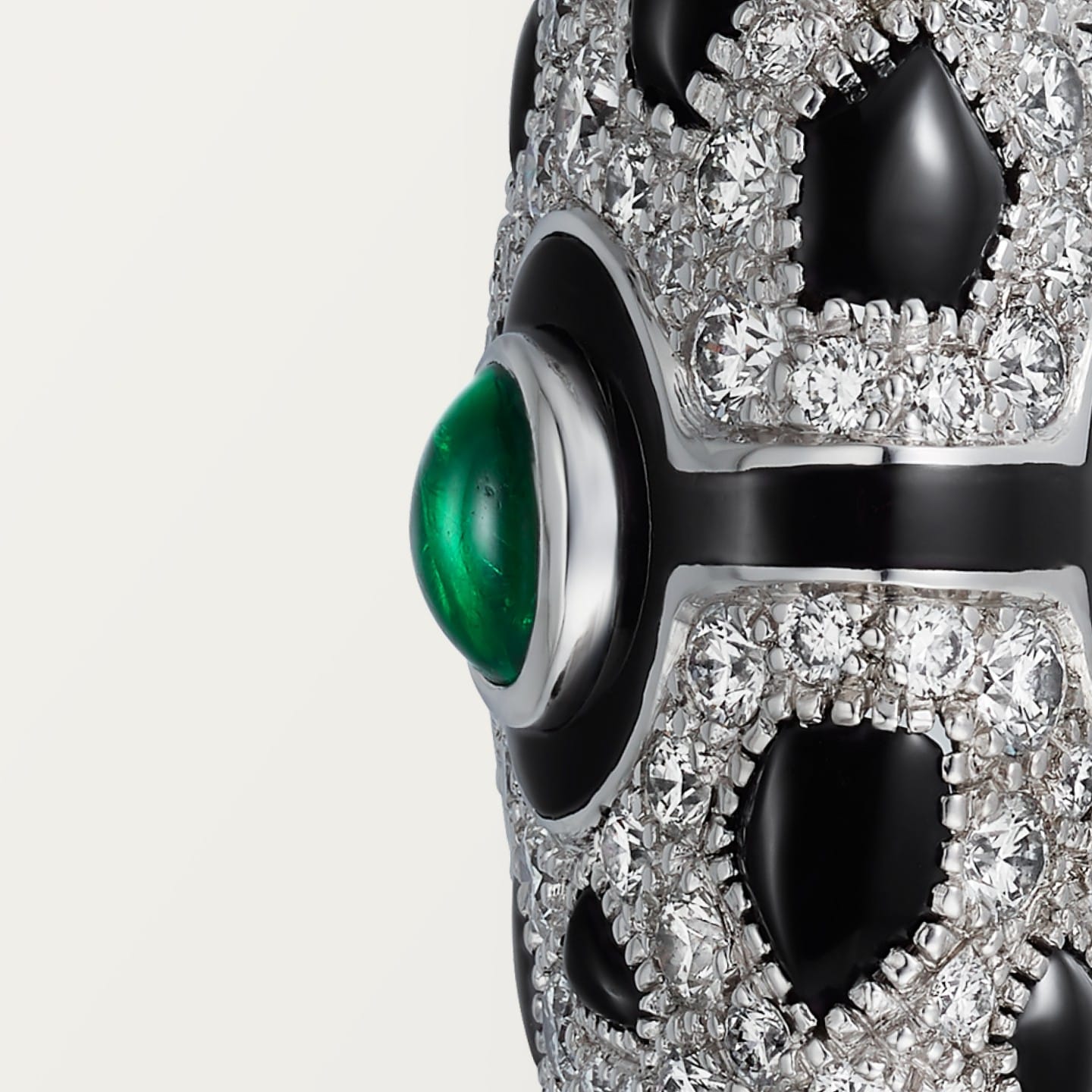 Bague Panthère de Cartier, émeraude, pavée