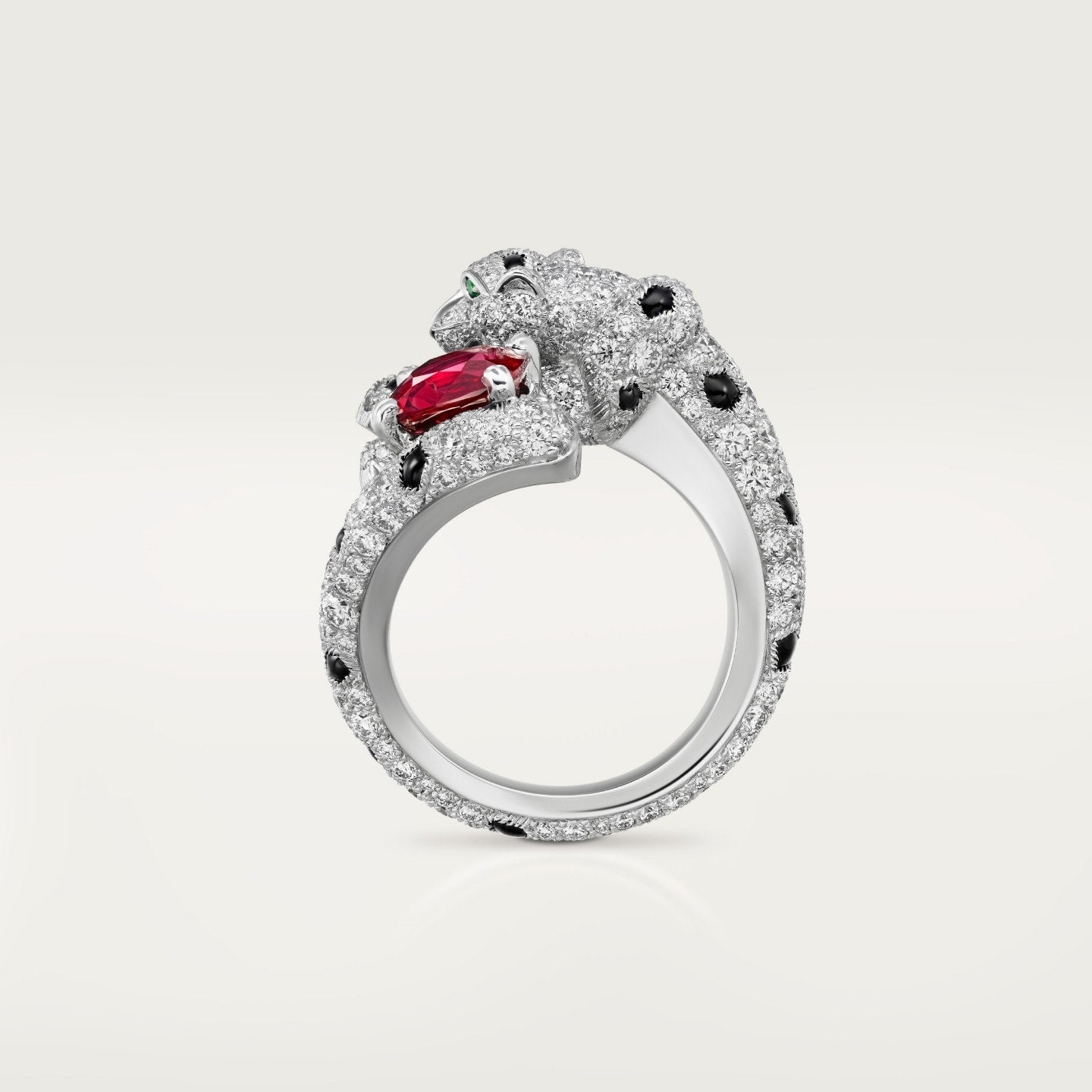 Bague Panthère de Cartier, rubis taille coussin, pavée