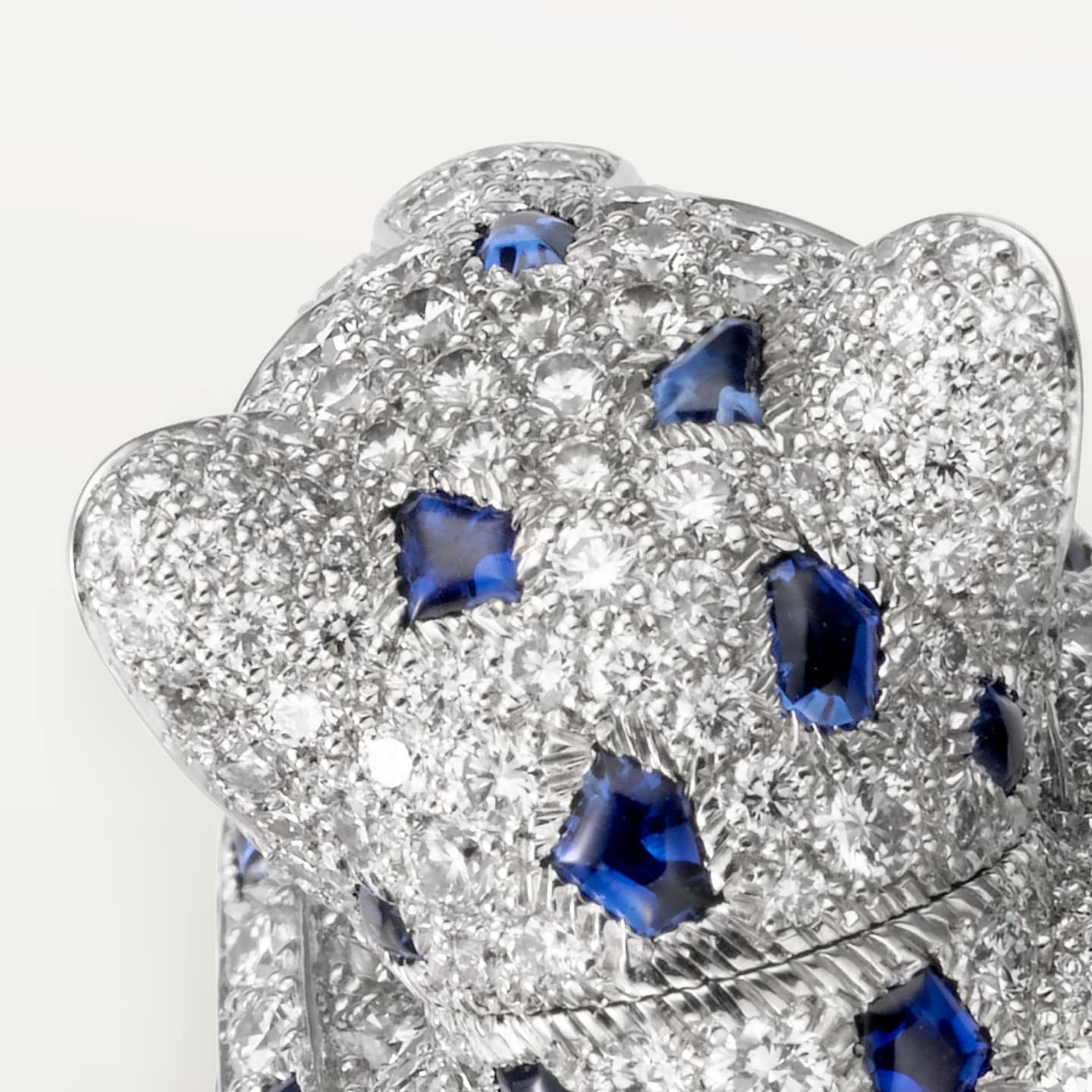 Bague Panthère de Cartier, saphir, pavée