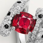 Bague Panthère de Cartier, rubis taille coussin, pavée