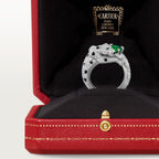 Bague Panthère de Cartier, émeraude taille coussin, pavée