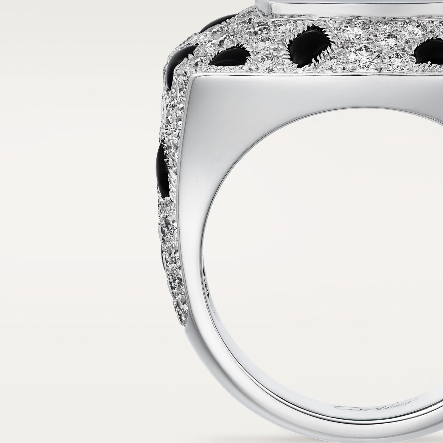 Bague Panthère de Cartier, émeraude taille pain de sucre, grand modèle, pavée