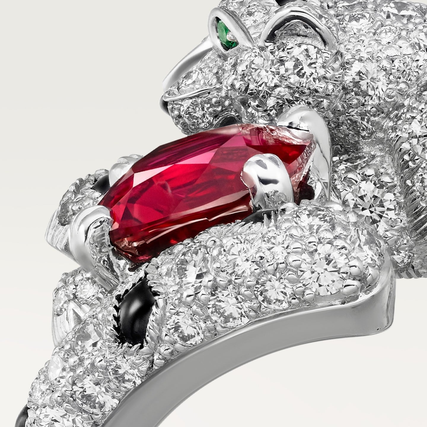 Bague Panthère de Cartier, rubis taille coussin, pavée