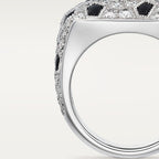 Bague Panthère de Cartier, émeraude taille pain de sucre, petit modèle, pavée