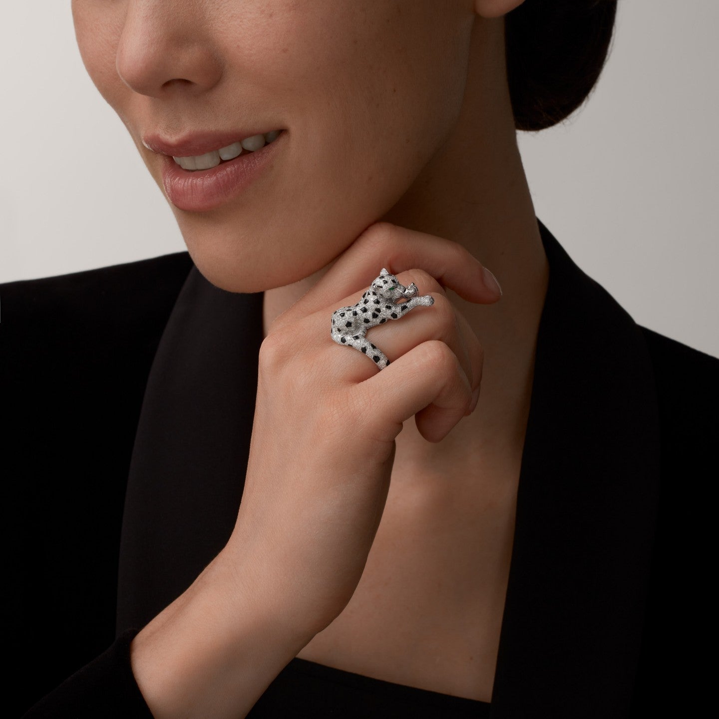 Bague Panthère de Cartier, diamant taille brillant, pavée