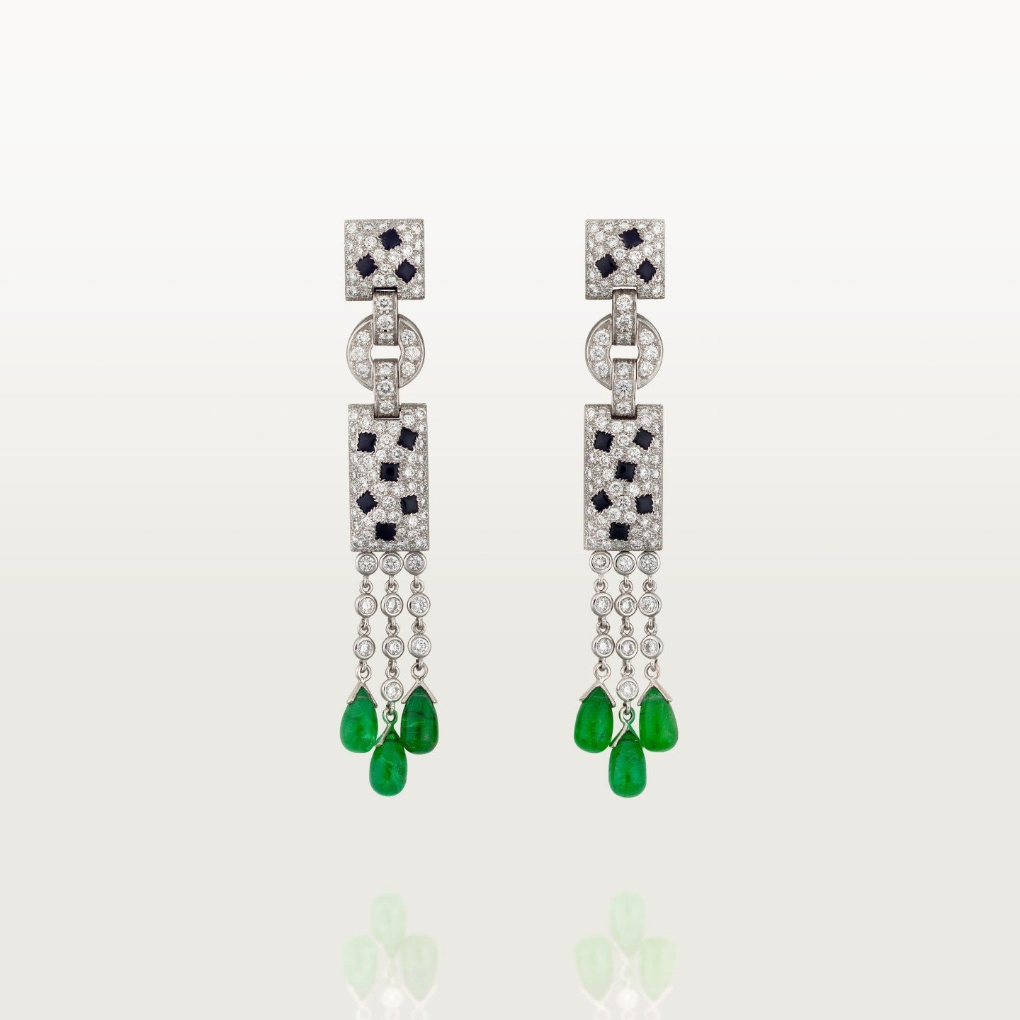 Boucles d'oreilles Panthère de Cartier, émeraude, pavées