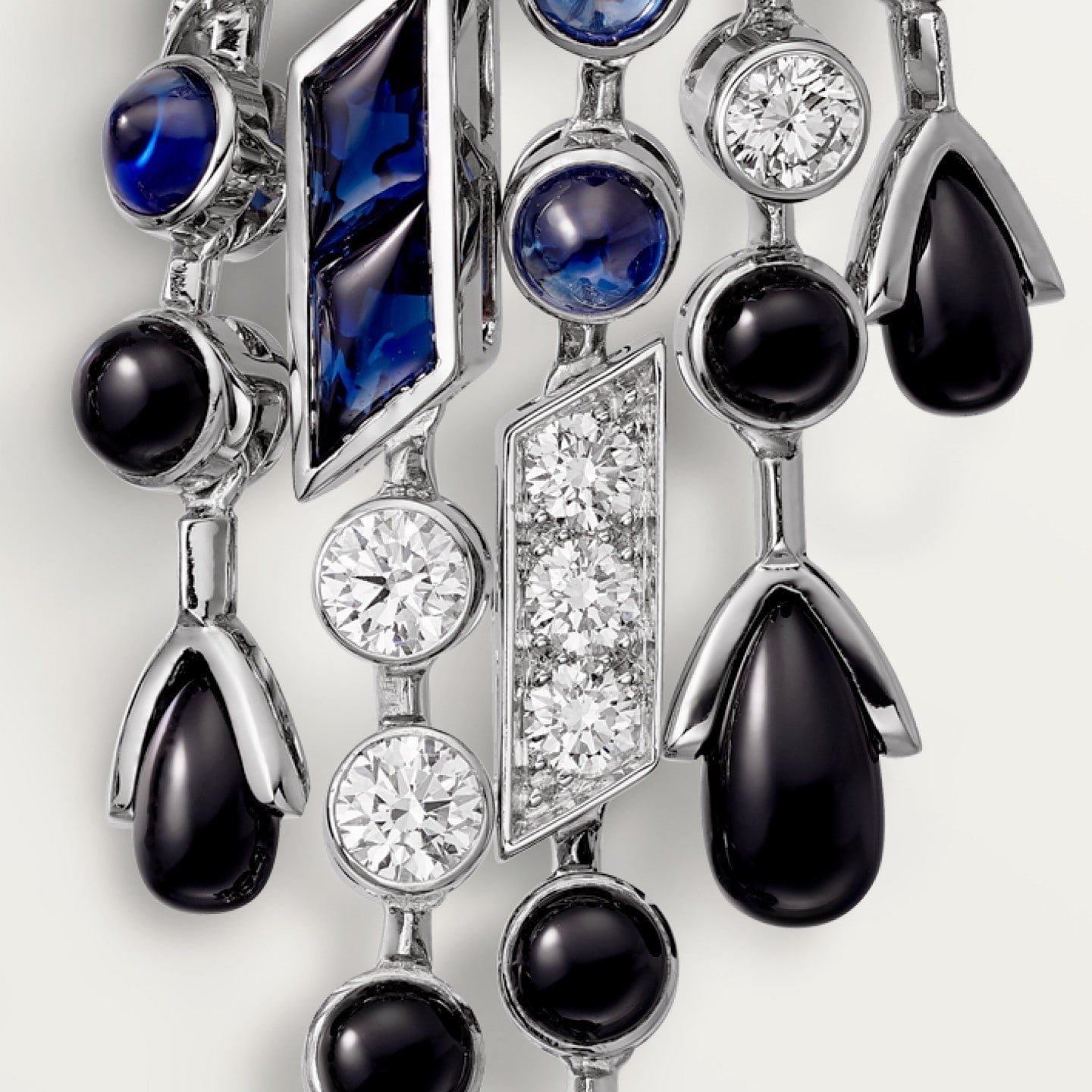 Boucles d'oreilles Panthère de Cartier, saphir, grand modèle, pavées