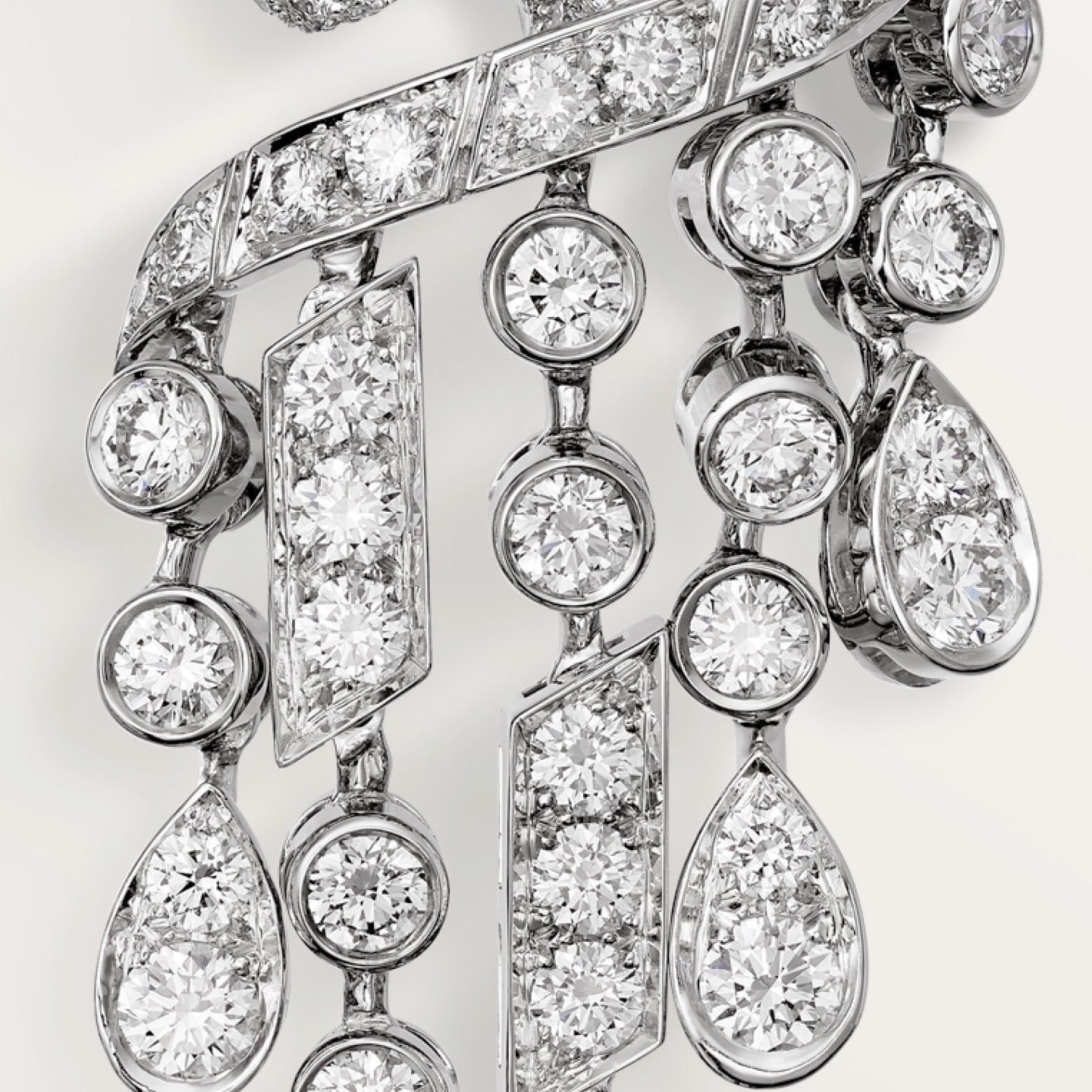 Boucles d'oreilles Panthère de Cartier, grand modèle, pavées