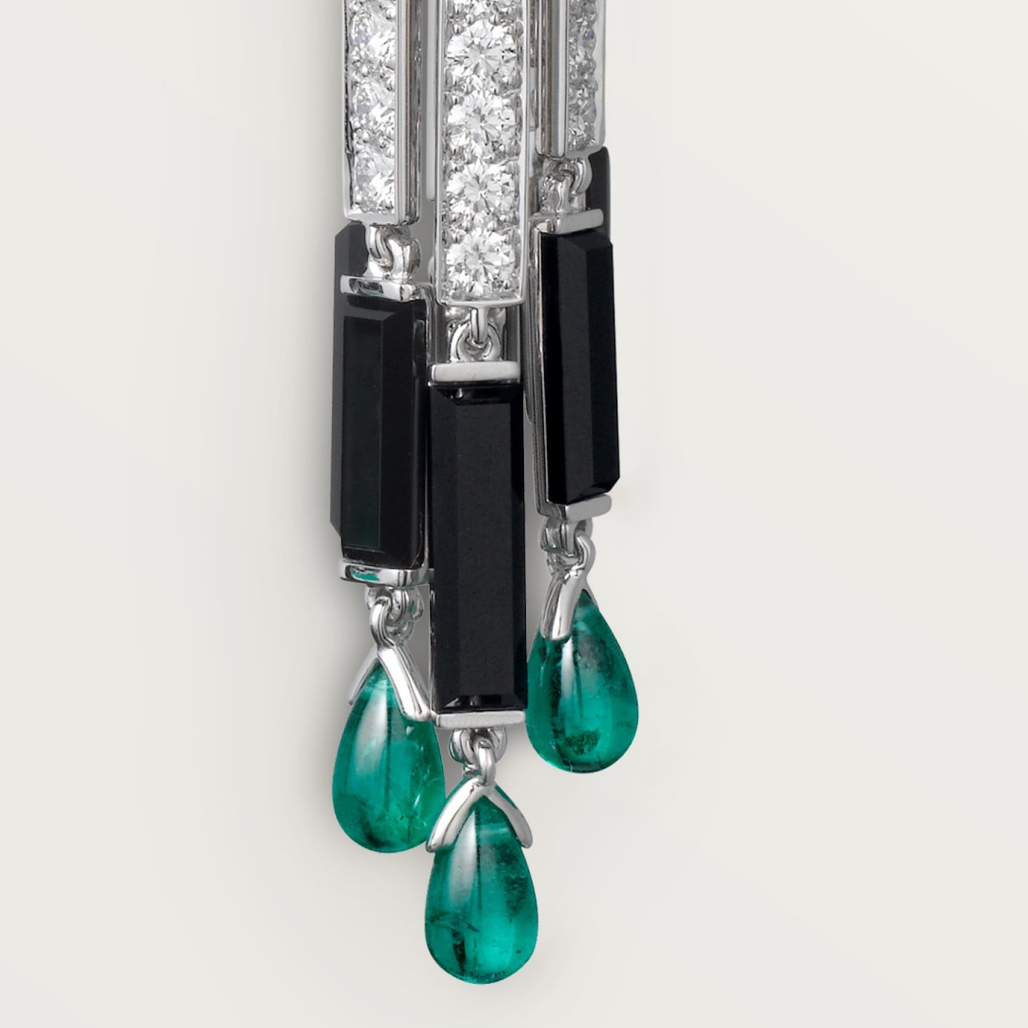 Boucles d'oreilles Panthère de Cartier, émeraude, grand modèle, pavées