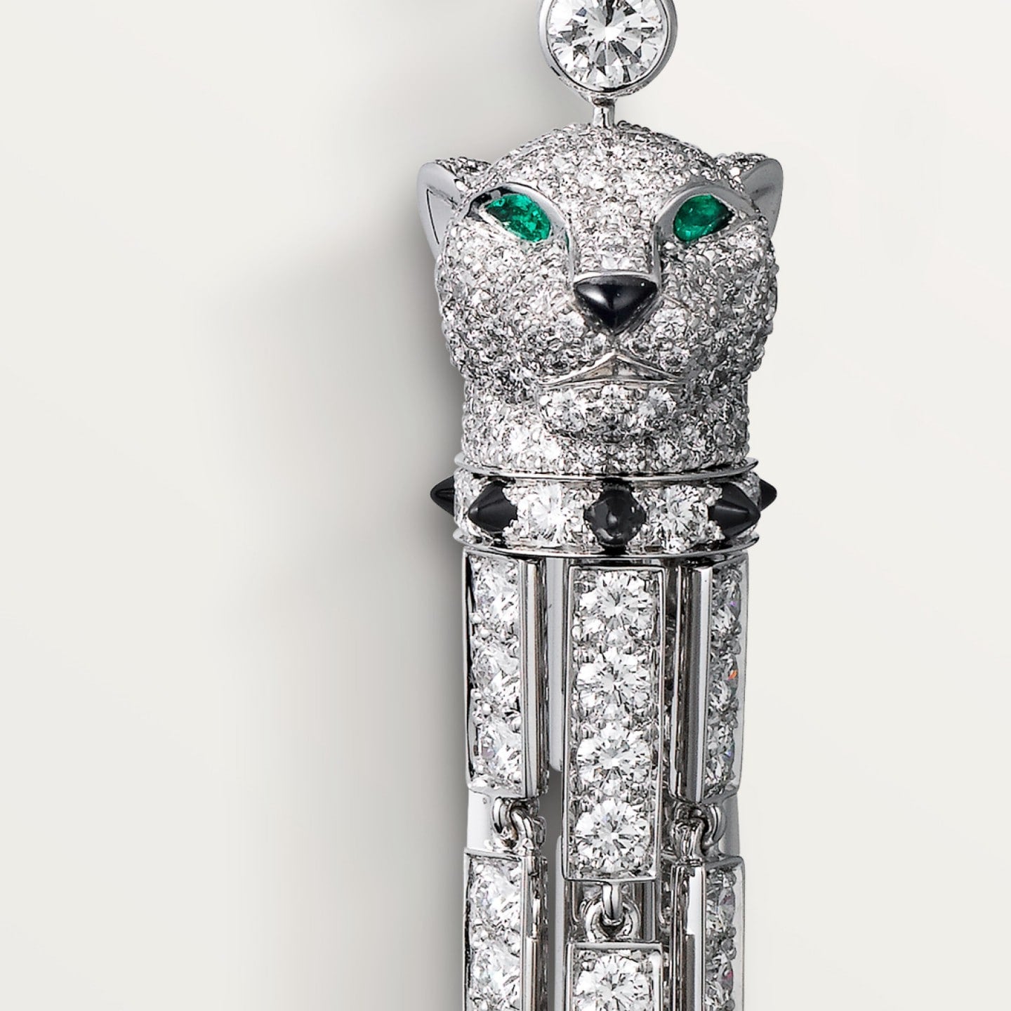 Boucles d'oreilles Panthère de Cartier, rubis, grand modèle, pavées