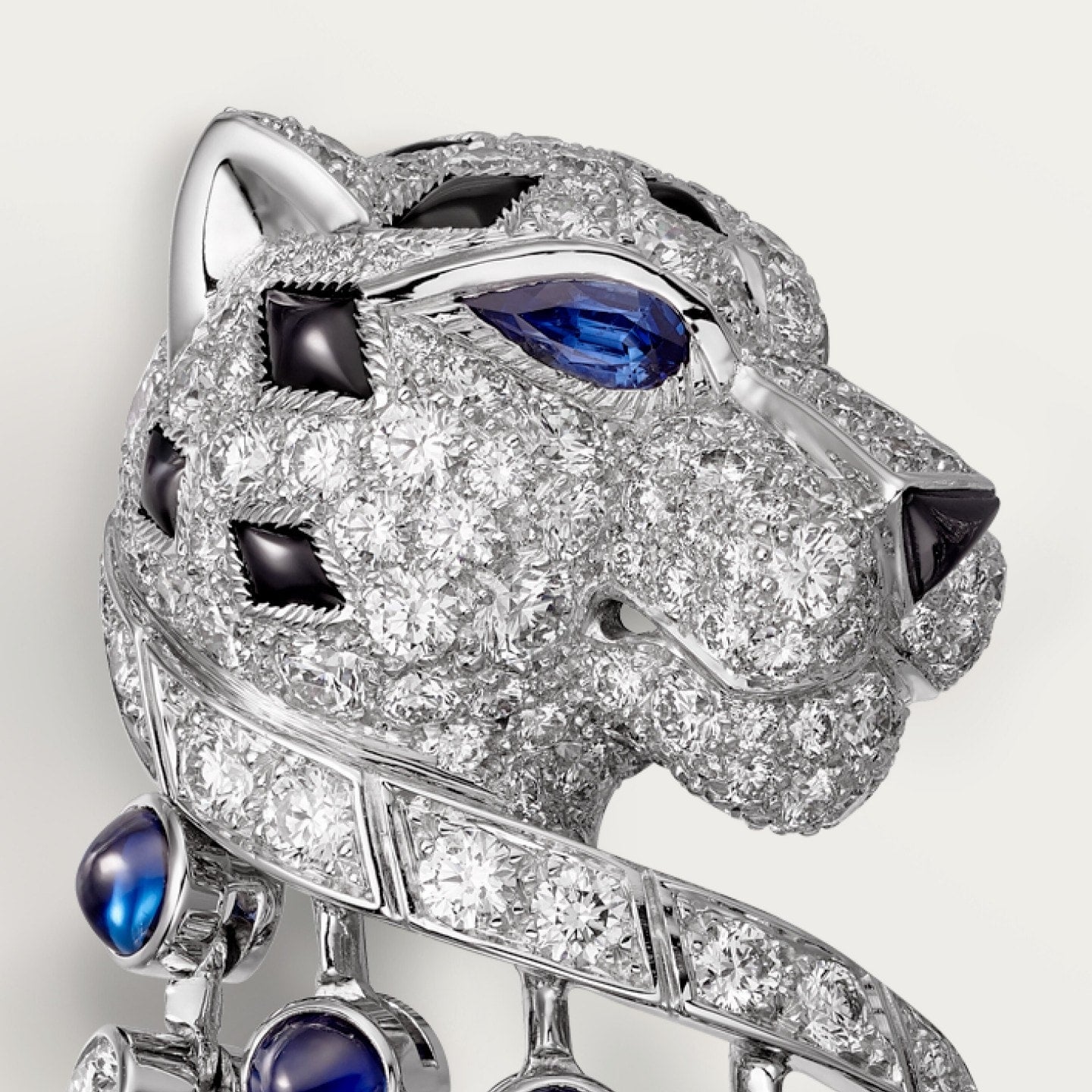 Boucles d'oreilles Panthère de Cartier, saphir, grand modèle, pavées