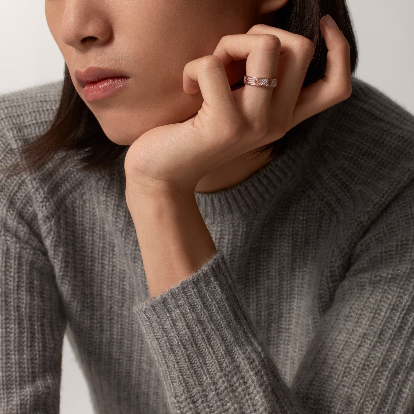 Bague LOVE, petit modèle, pavée