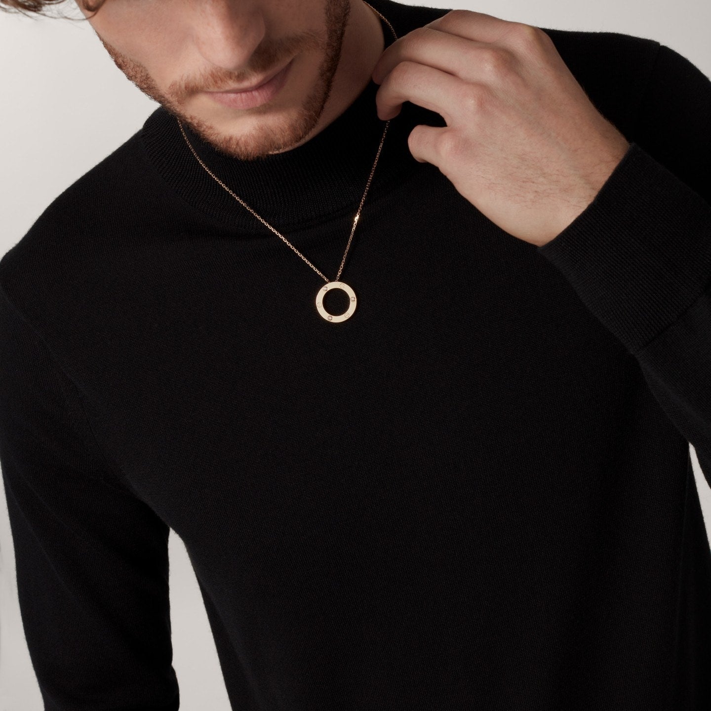 Pendentif LOVE rond, 3 diamants