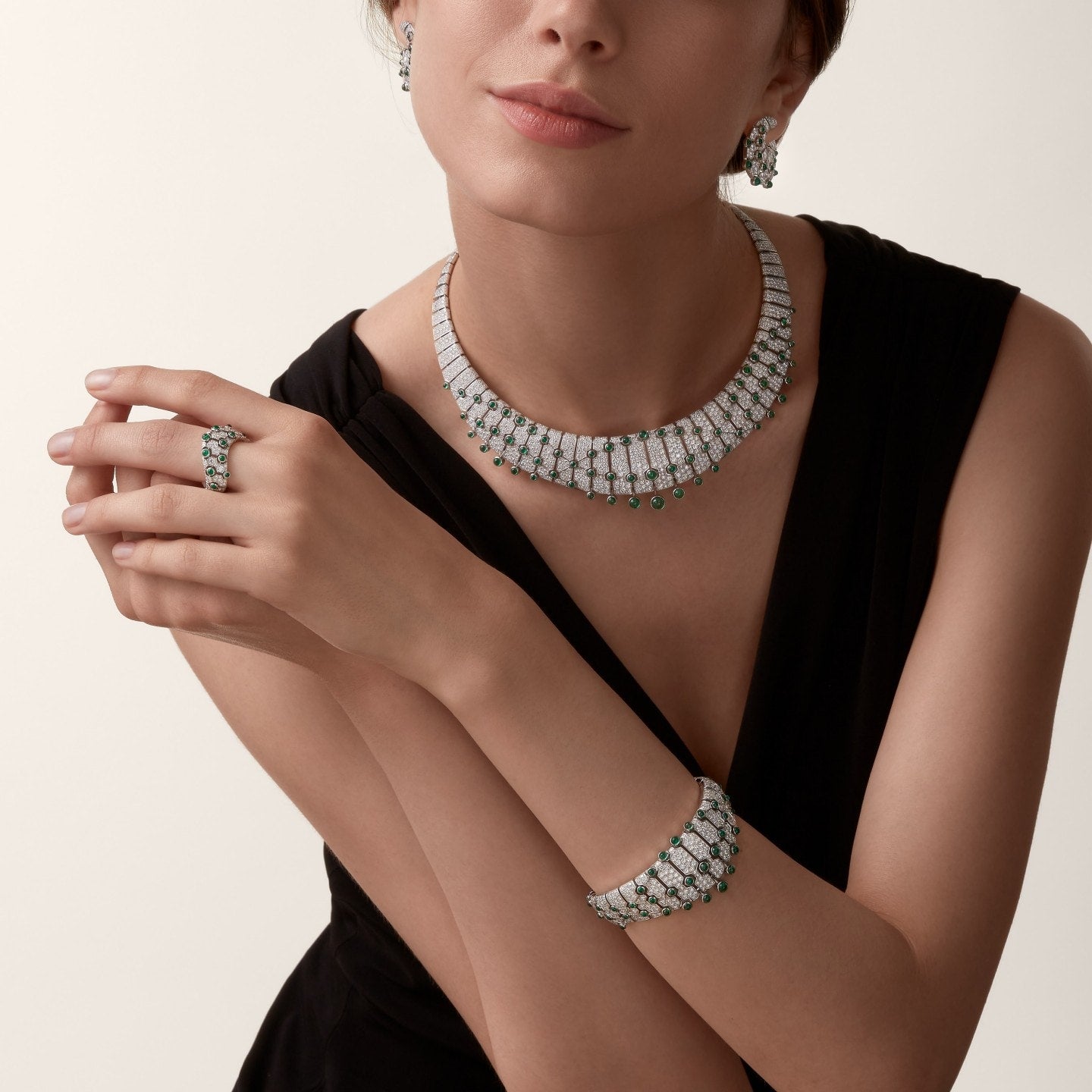 Bague Le Voyage Recommencé, émeraude, pavée