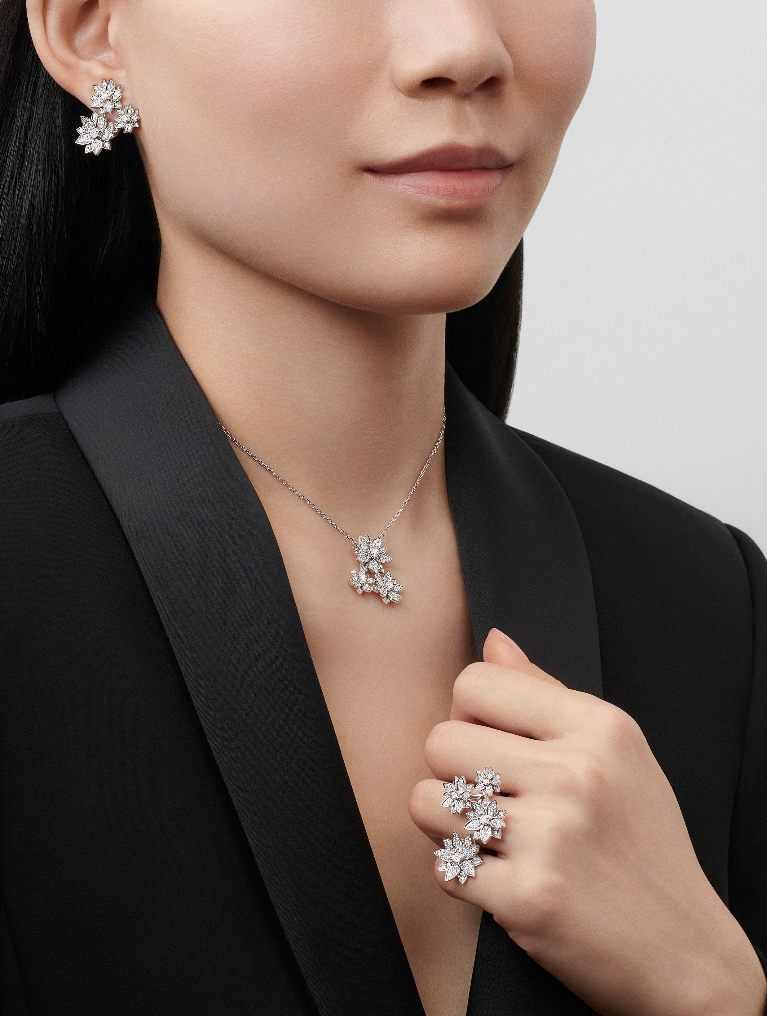 Pendentif Lotus, 3 fleurs