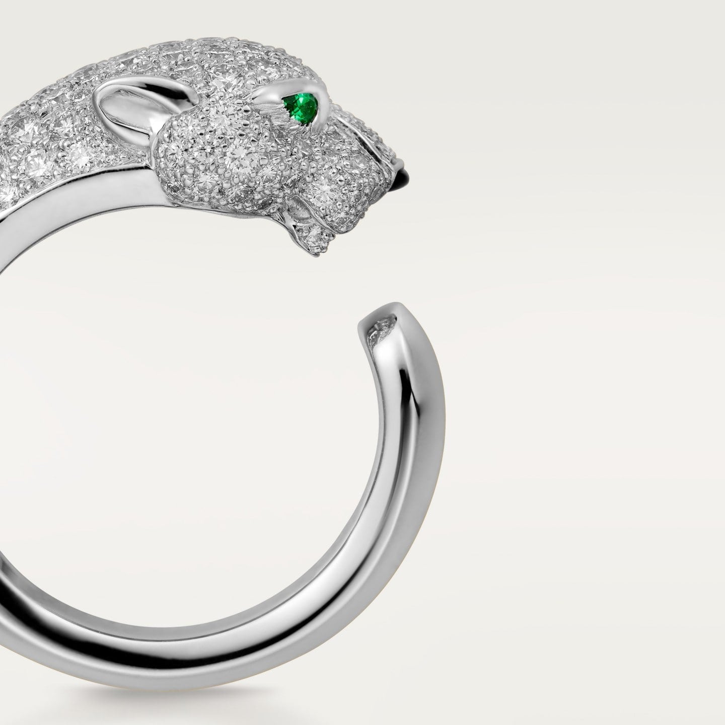 Bague Panthère de Cartier, moyen modèle, semi-pavée