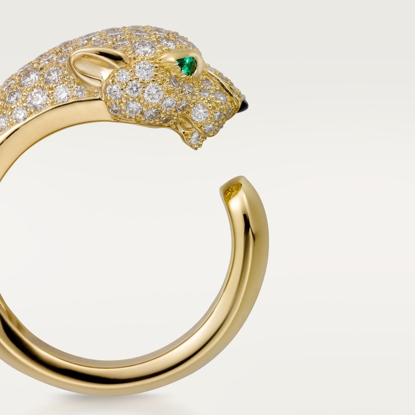Bague Panthère de Cartier, moyen modèle, semi-pavée