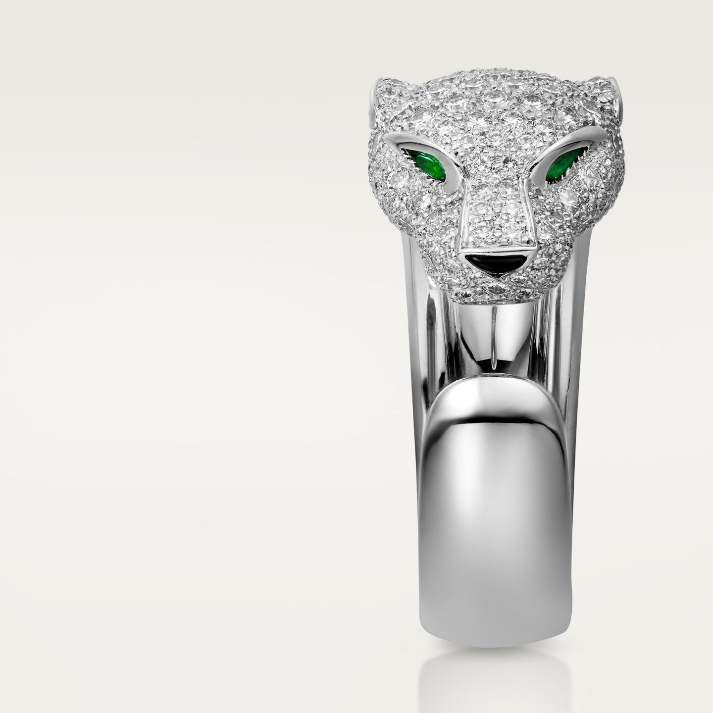 Bague Panthère de Cartier, moyen modèle, semi-pavée